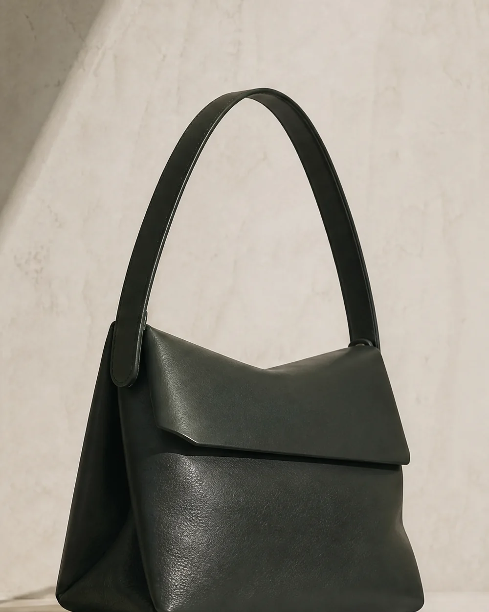 Hinge Shoulder Bag in deep forest, side view