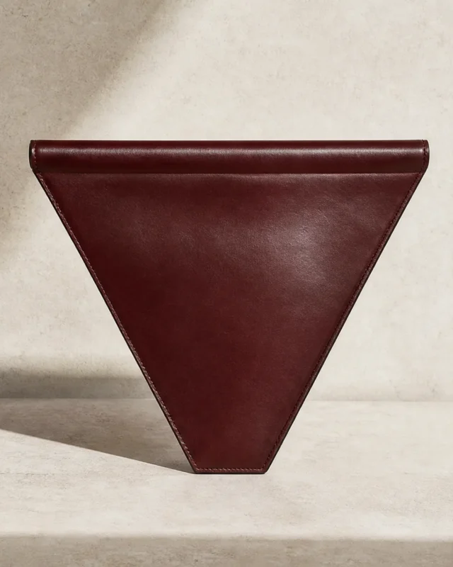 Foldnote Clutch in oxblood, front view