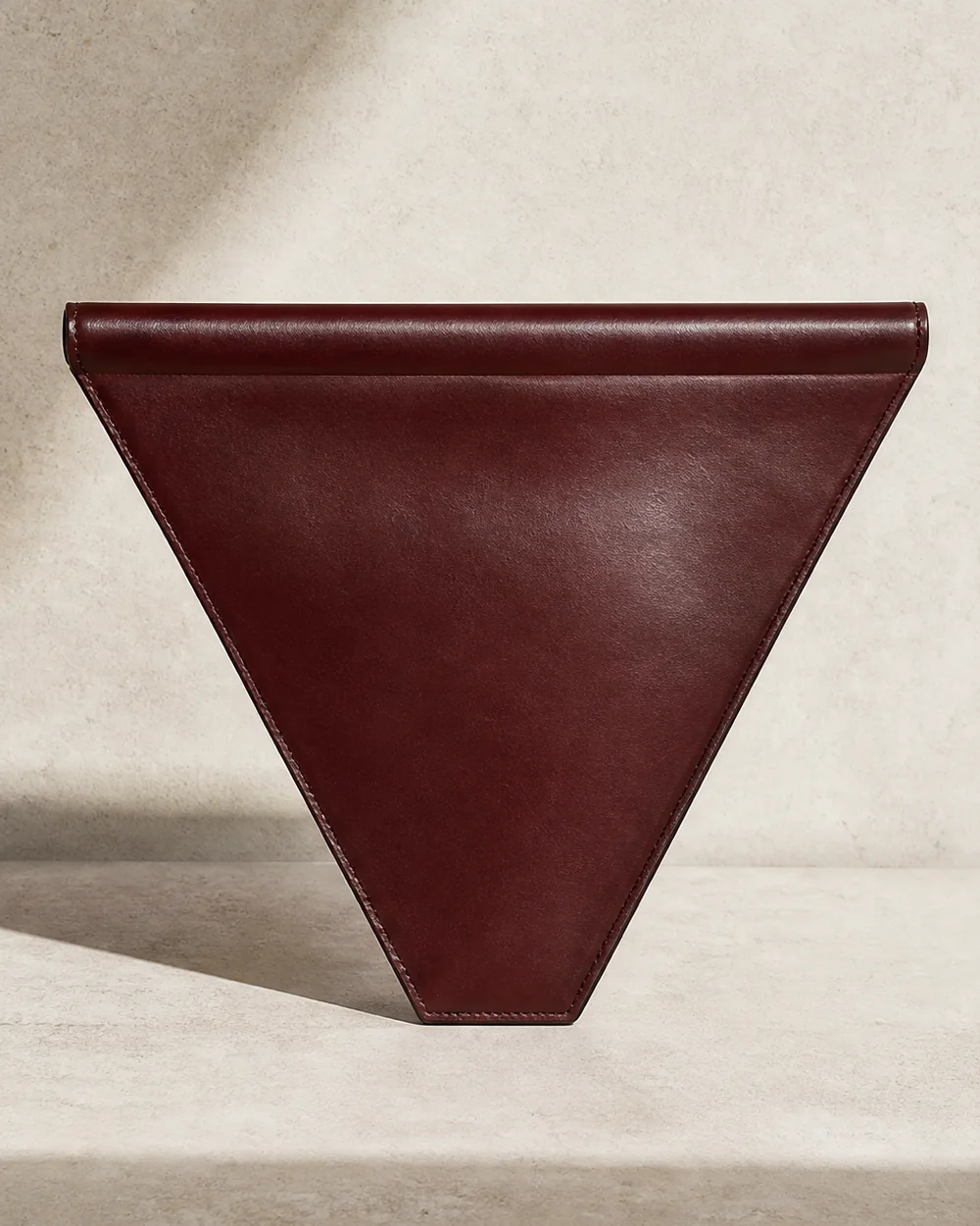 Foldnote Clutch in oxblood, front view