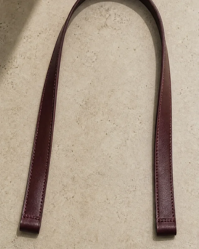 Continuity Strap in oxblood, front view