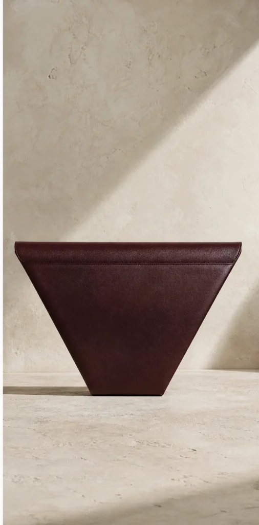 ELVANTTO form study: Triangle clutch Parabola, view 3