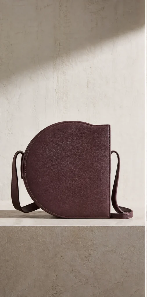 ELVANTTO form study: Compact crossbody Orbit, view 1